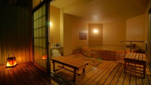 Indoor spa tub