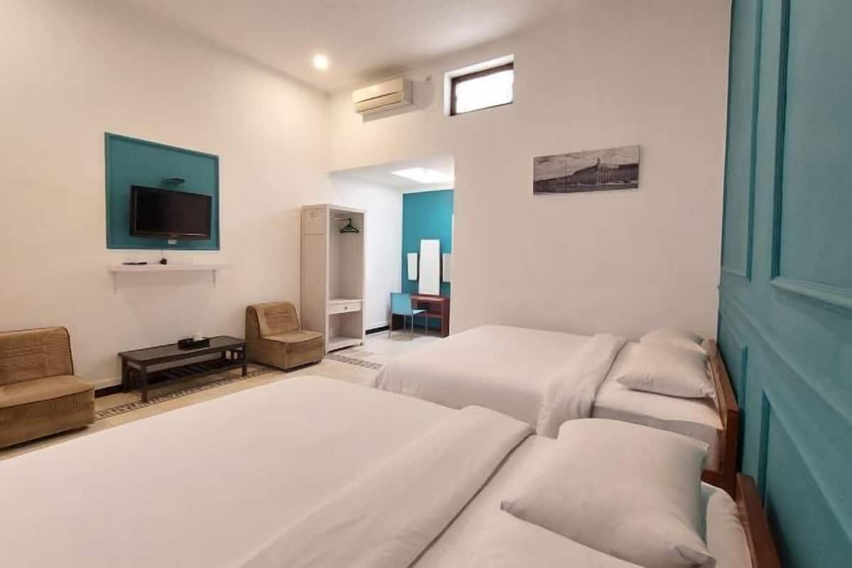 Rollaway beds, free WiFi
