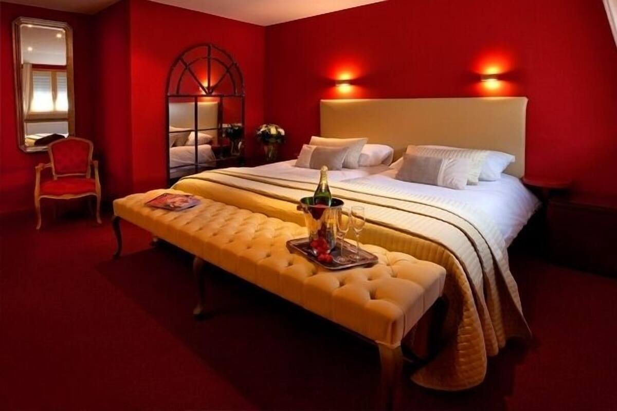 Luxury Suite