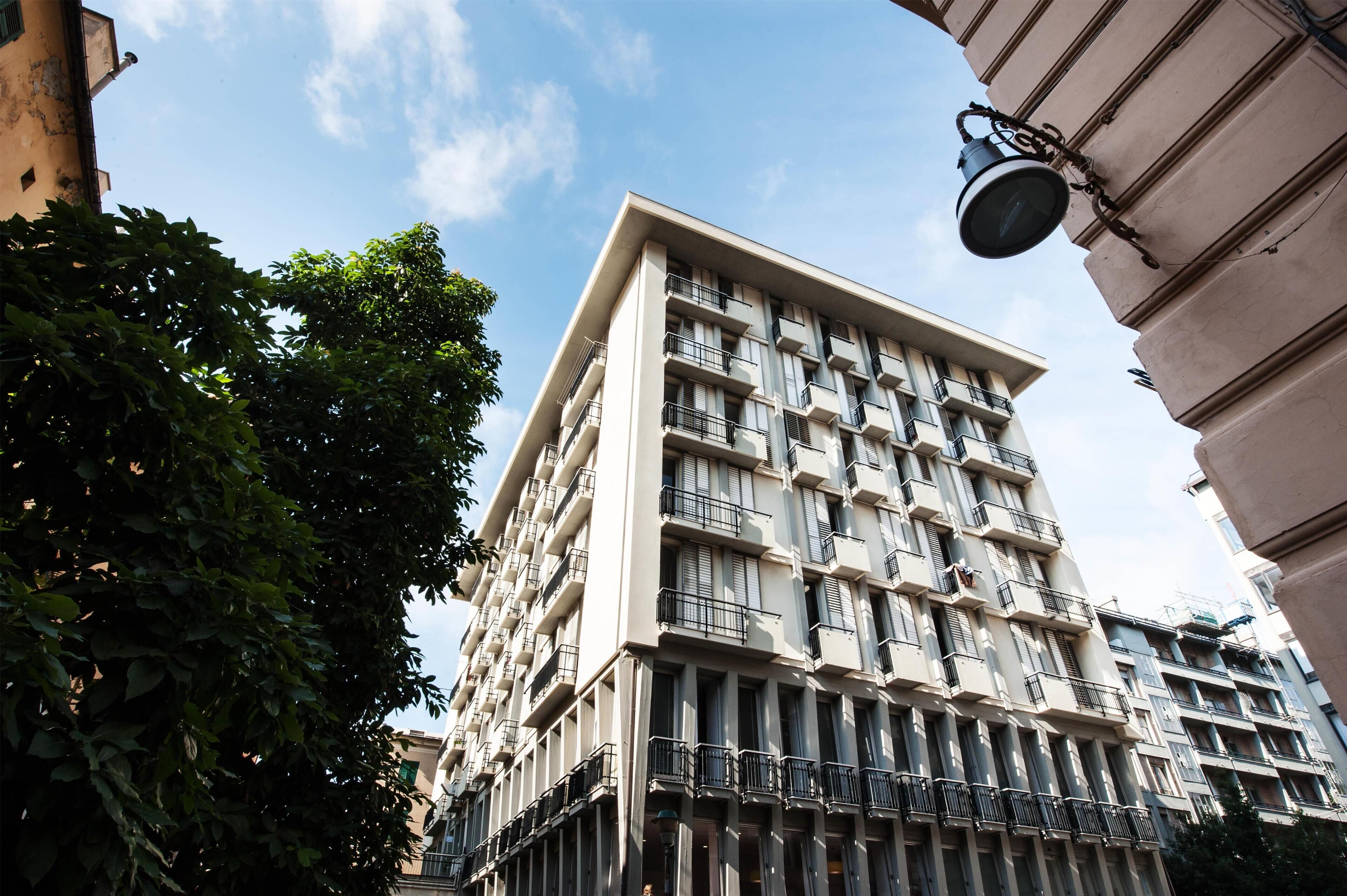 المنشأة من الخارج