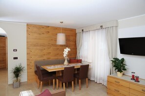 Minibar, free WiFi - Residence Marisol (Mezzana)