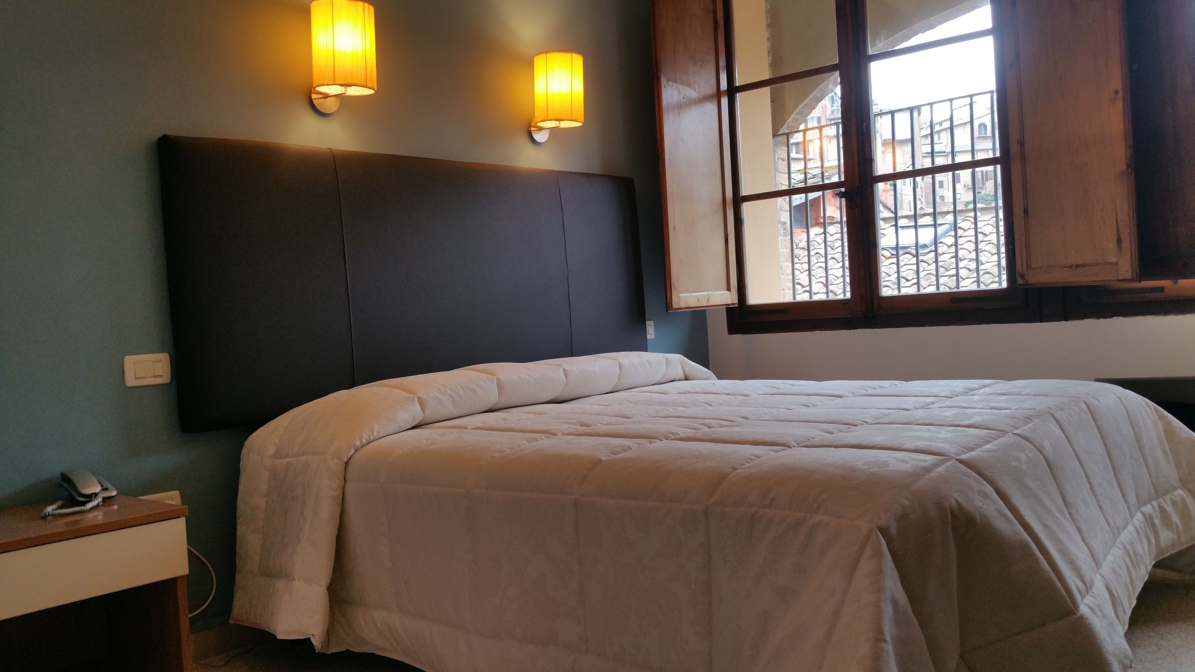 economy double room | down duvets, in-room safe, desk, blackout curtains