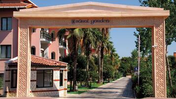 Mặt tiền nơi lưu trú