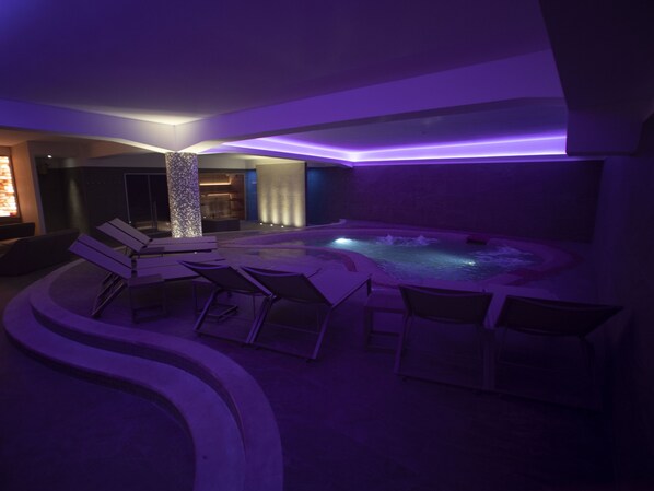 Körperbehandlungen, Ganzkörperwickelbehandlung, Körperpeelings