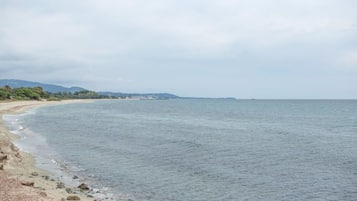 Una spiaggia nelle vicinanze