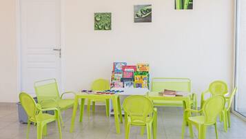 Children’s play area – indoor