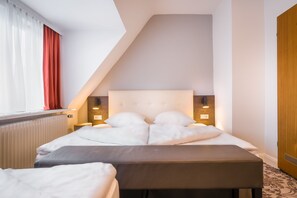Escriptori, habitacions insonoritzades, wifi gratuïta i roba de llit 