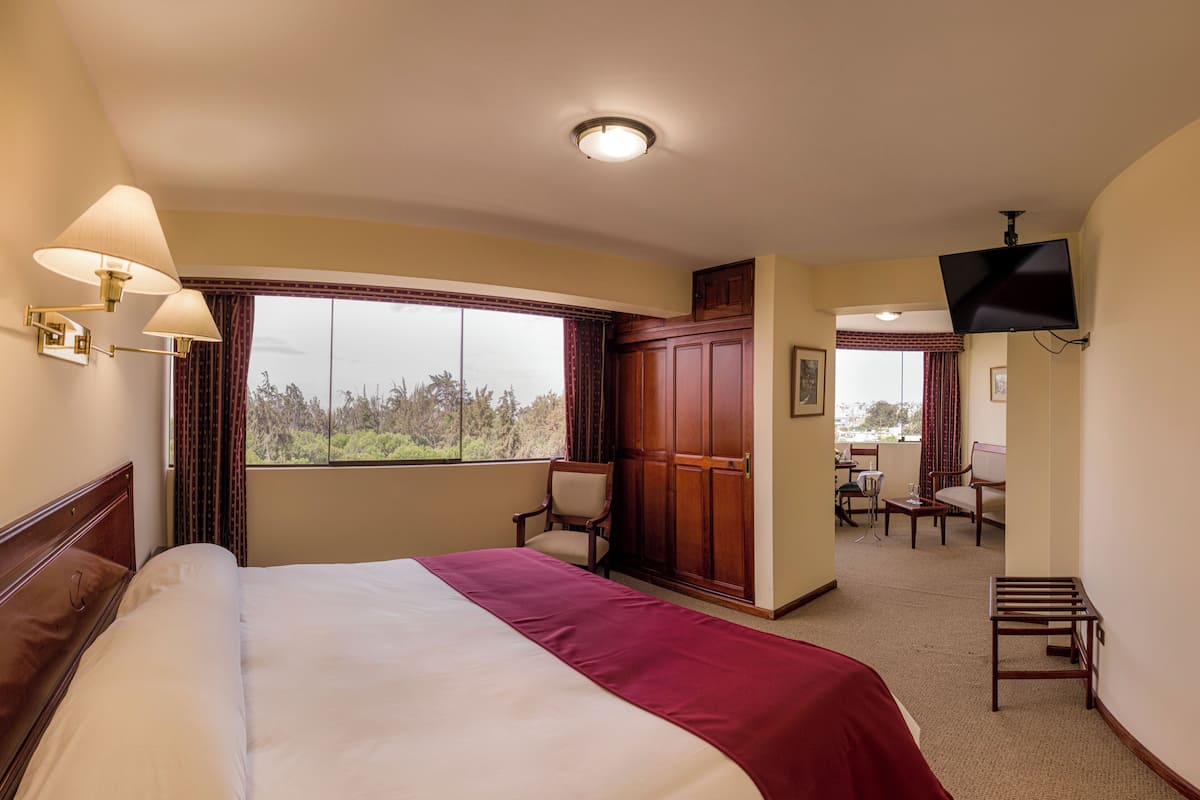 1 bedroom, premium bedding, minibar, in-room safe