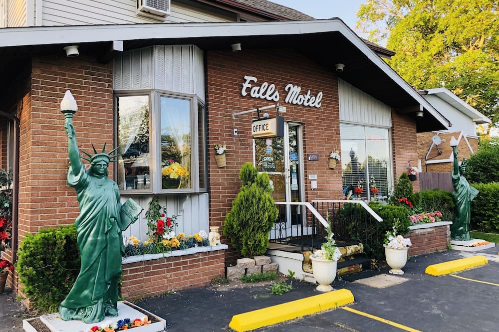 Falls Motel