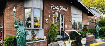 Falls Motel