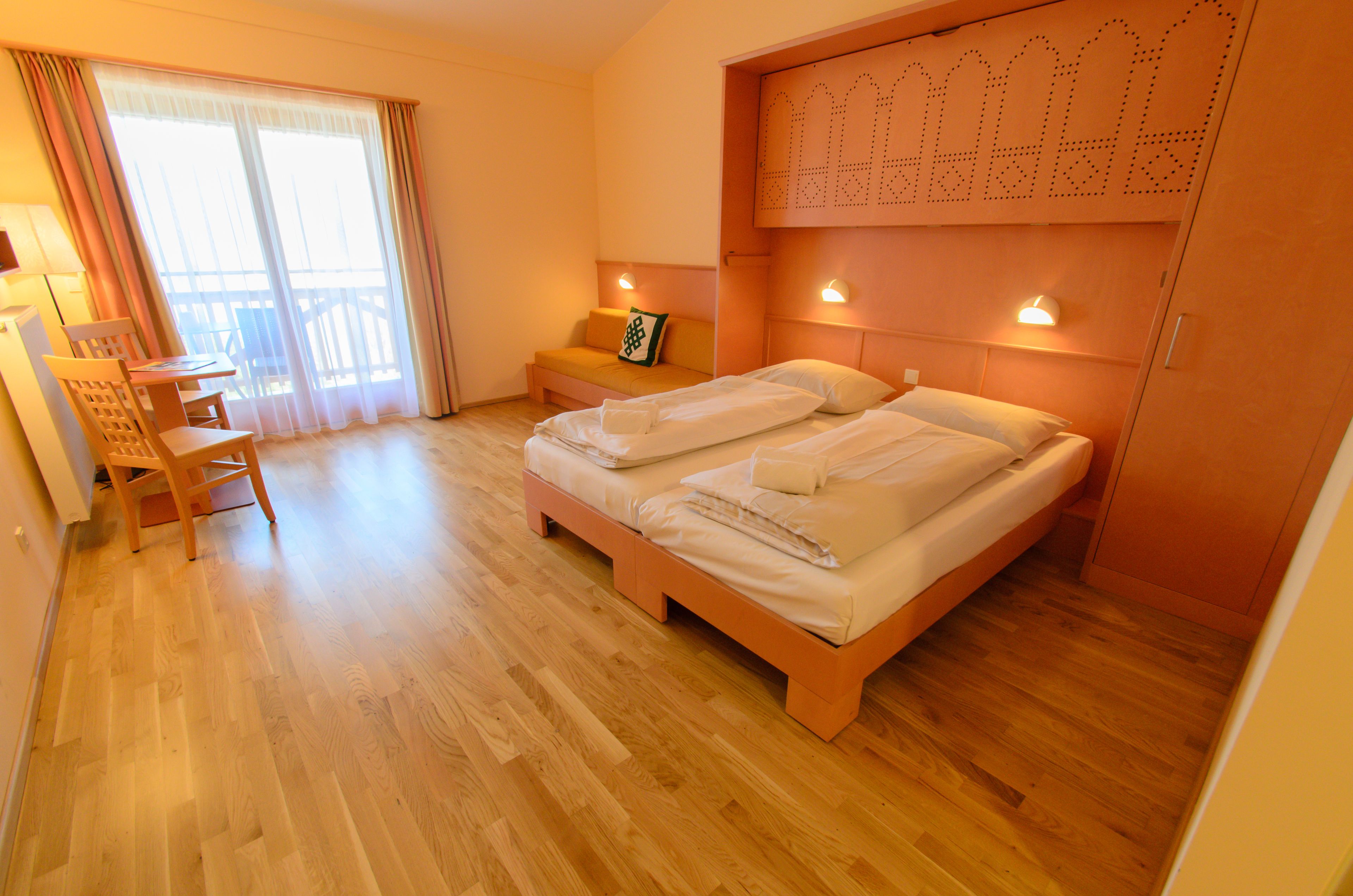 superior double room | in-room safe, individually decorated, individually furnished, desk