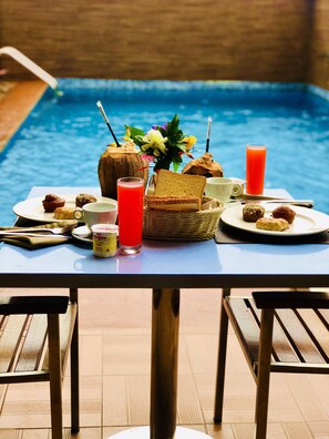 Outdoor pool, pool loungers