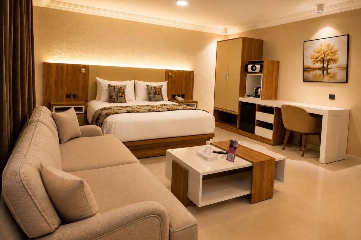 Junior Room, 1 King Bed, City View | Frette Italian sheets, premium bedding, down comforters, pillowtop beds
