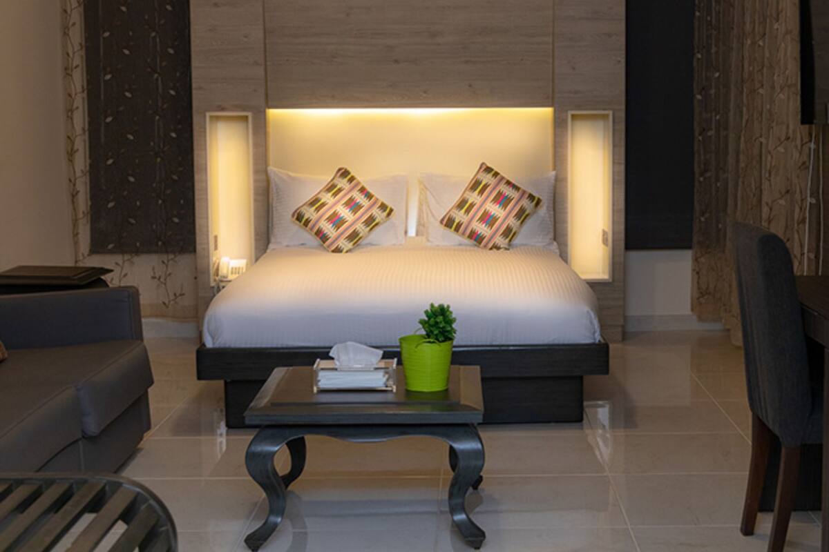 junior room, 1 queen bed, city view | 2 bedrooms, frette italian sheets, premium bedding, down duvets