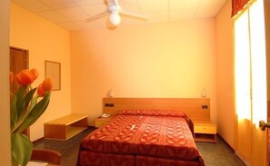 Desk, free WiFi - Hotel San Geminiano (Modena)