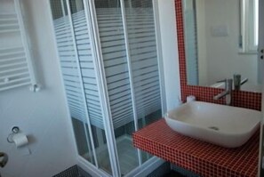 Double or Twin Room | Bathroom