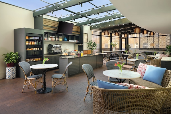 Se sirven cenas y cocina americana