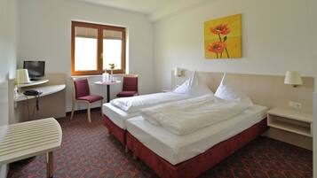 Skrivbord, mörklÀggningsgardiner, ljudisolering och gratis wi-fi