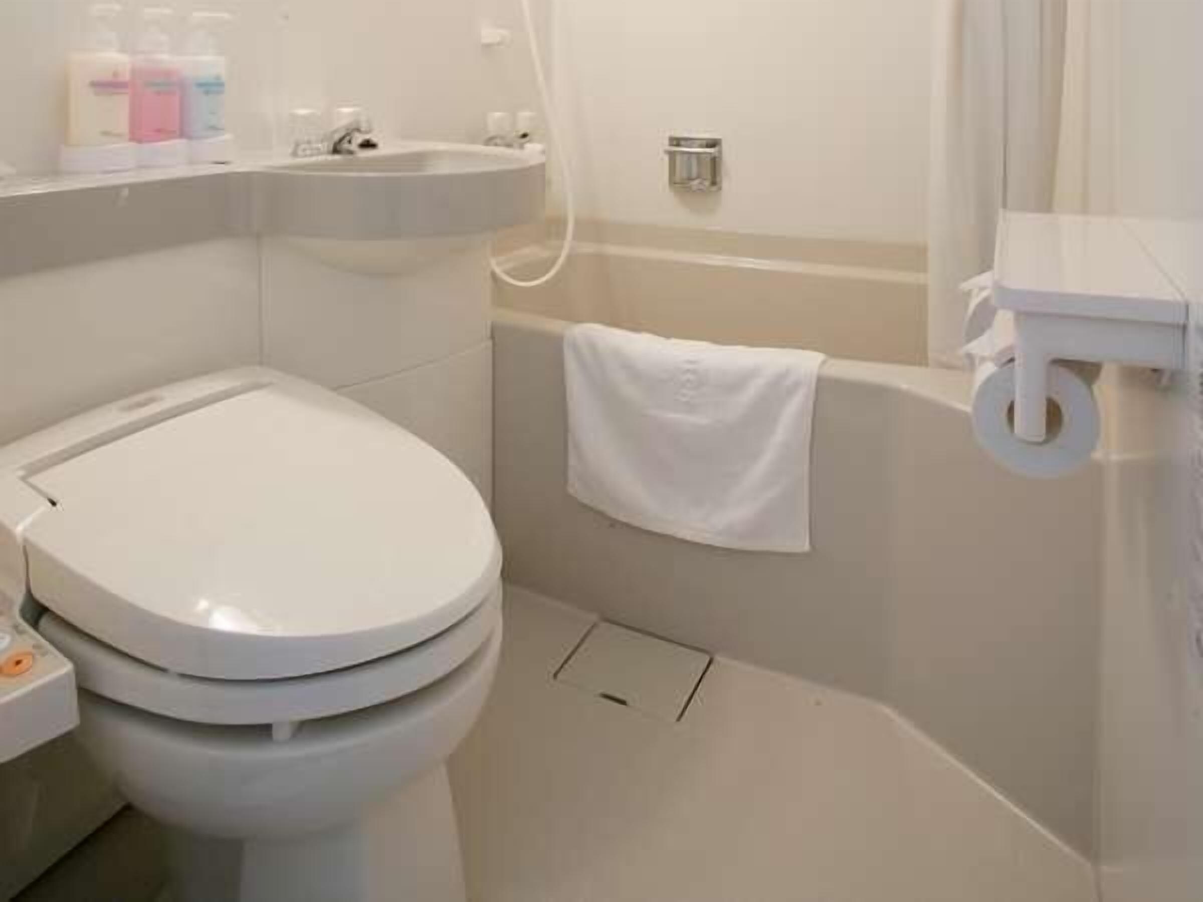 shower, free toiletries, hair dryer, bathrobes