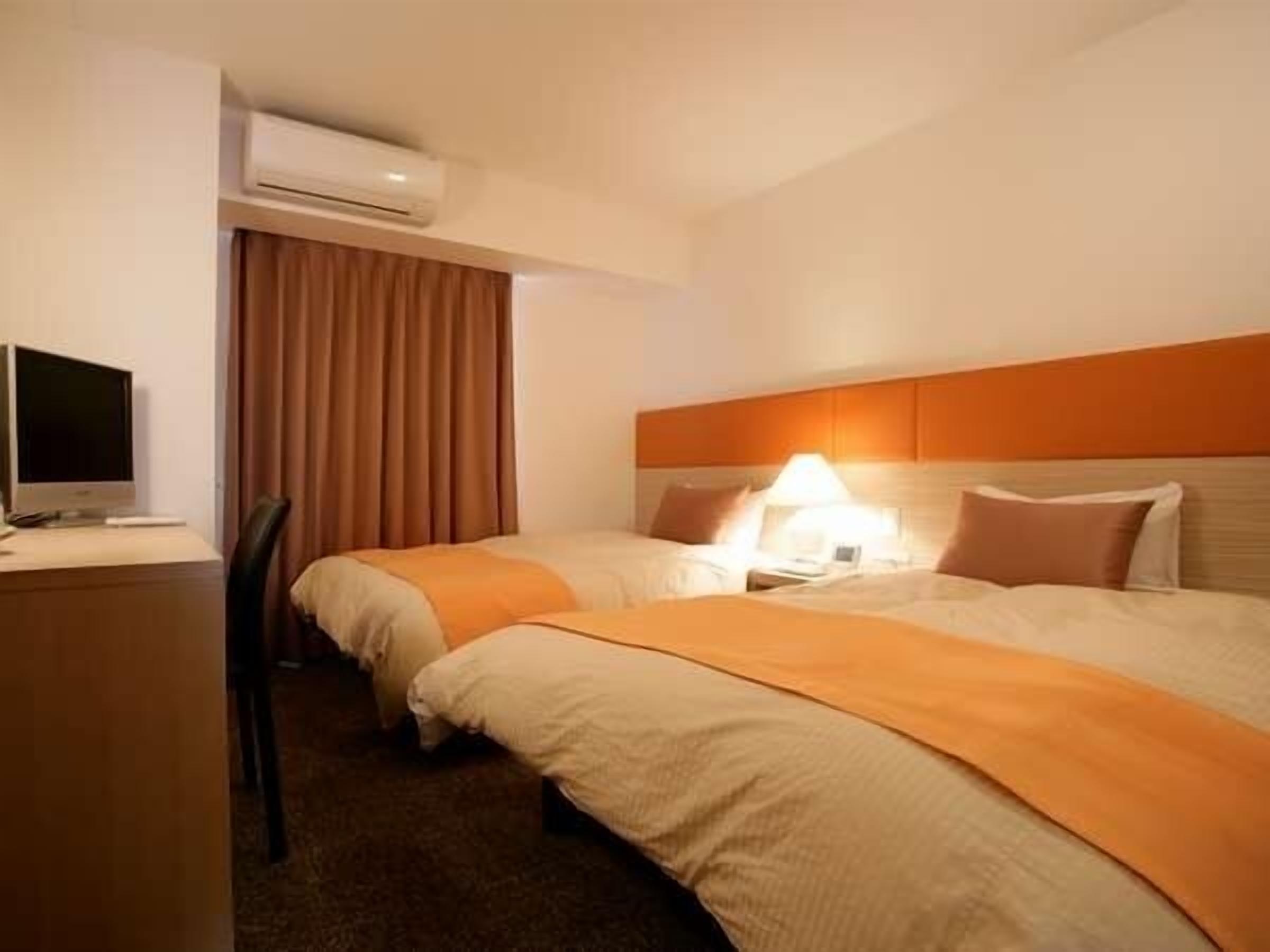 down duvets, in-room safe, desk, soundproofing