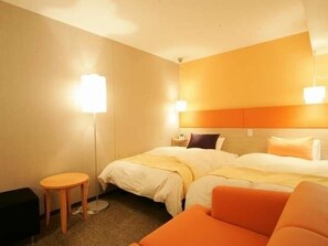 Down duvets, in-room safe, desk, soundproofing