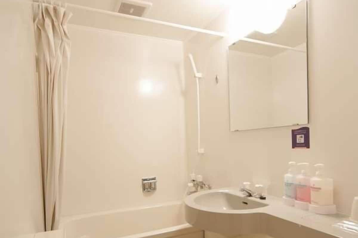 shower, free toiletries, hair dryer, bathrobes