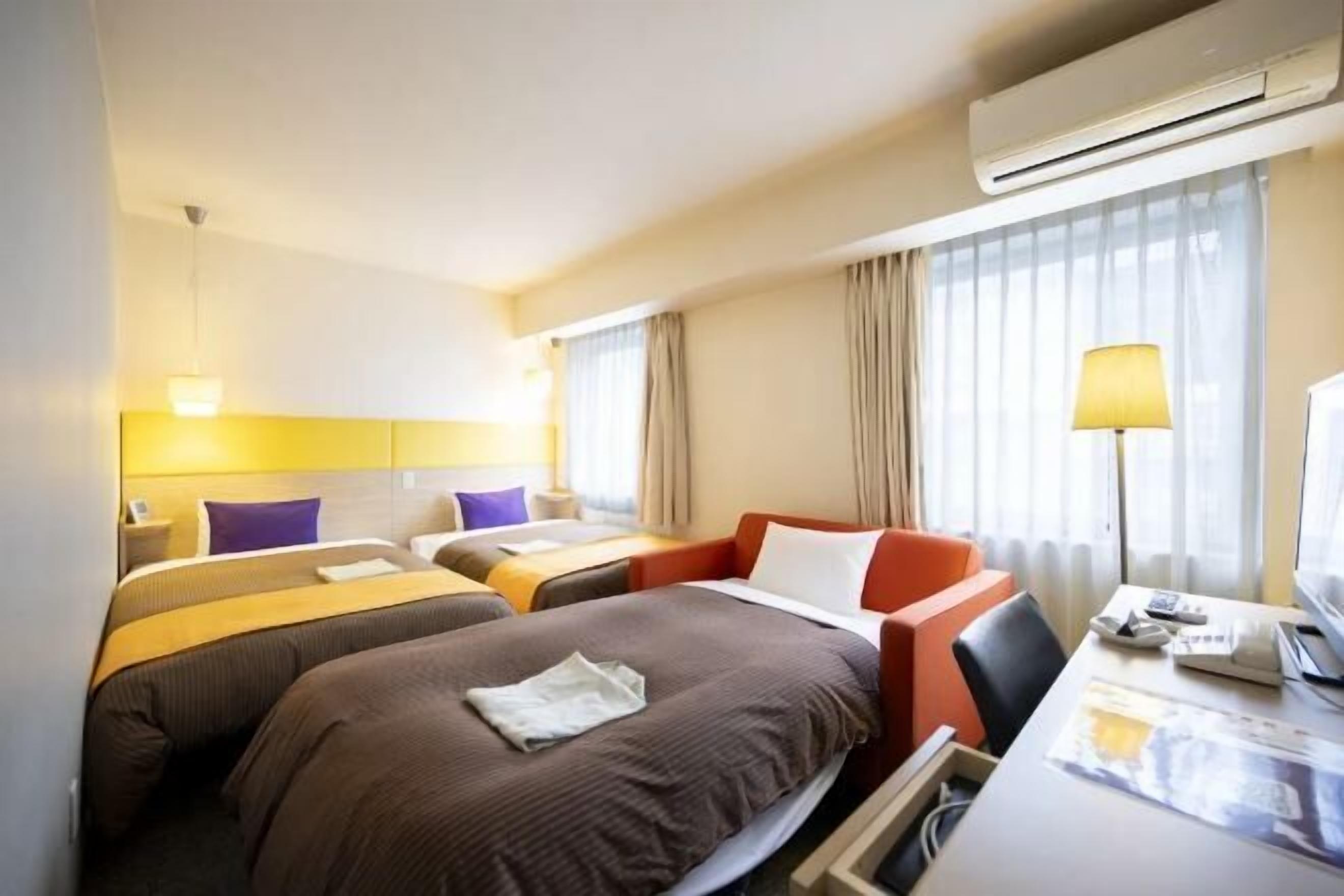 羽绒被、客房内保险箱、办公桌、隔音