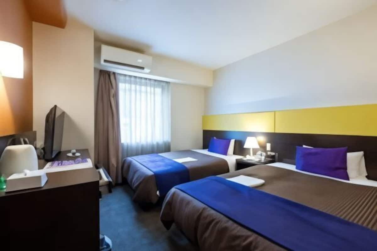 Chăn bông, két bảo mật tại phòng, bàn, phòng cách âm