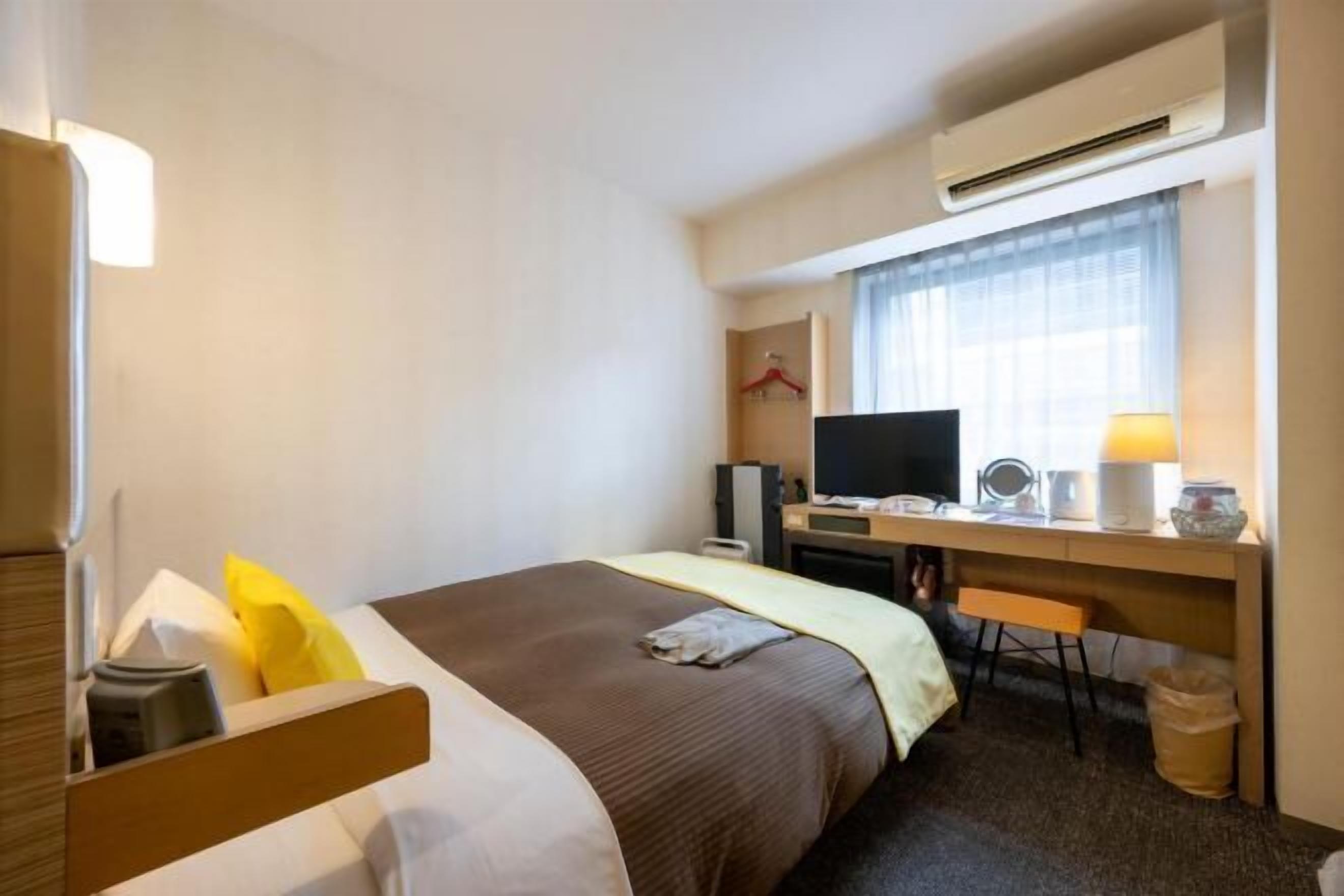 Chăn bông, két bảo mật tại phòng, bàn, phòng cách âm 