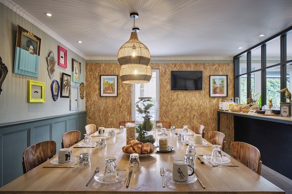 Tägliches Frühstücksbuffet gegen Gebühr