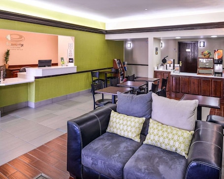 Vestíbulo. Econo Lodge Inn & Suites Shelbyville