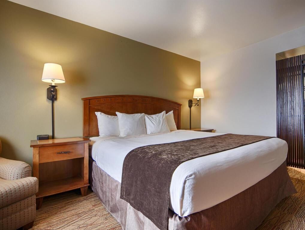 Luxe beddengoed, pillowtop-bedden, een kluis op de kamer