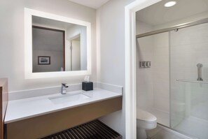 Standard Room, 2 Queen Beds, Non Smoking | Bathroom | Free toiletries, hair dryer, towels