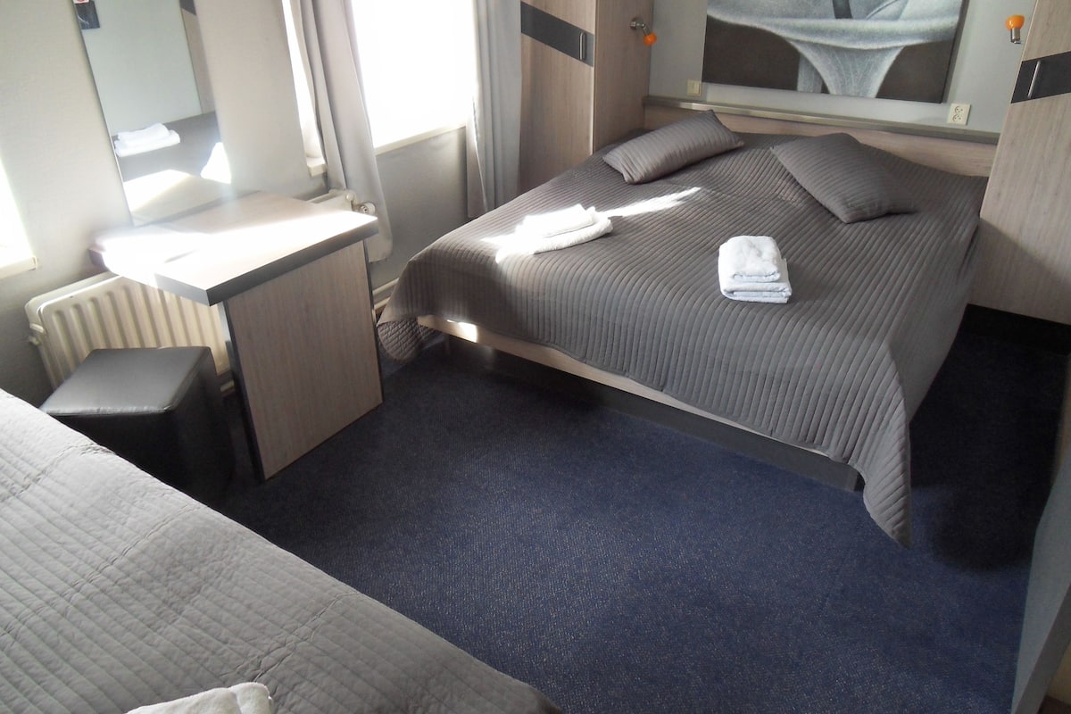 Triple Room | In-room safe, free WiFi