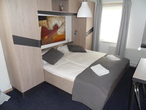 In-room safe, free WiFi