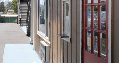 BeachWay Inn