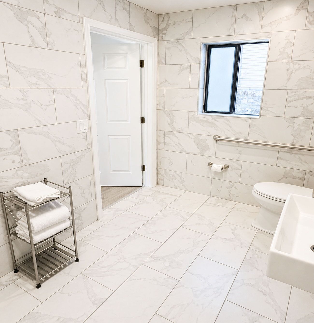 Habitación, 1 habitación, ducha adaptada, no fumadores | Baño | Ducha, secador de pelo y toallas