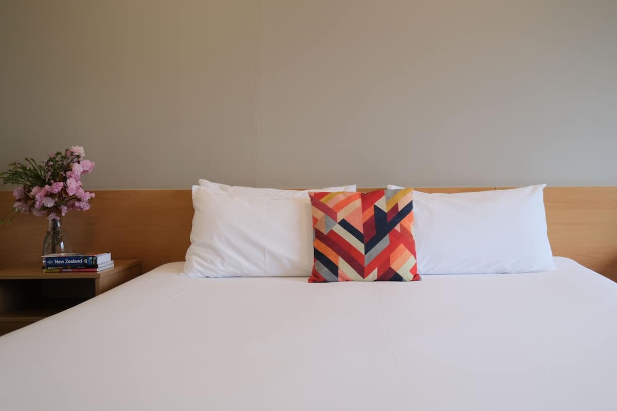 Deluxe-Zimmer | Bügeleisen/Bügelbrett, kostenloses WLAN, Bettwäsche