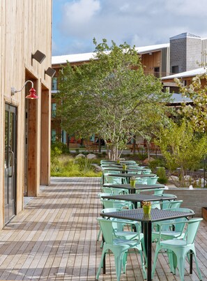 Breakfast, dinner served; local cuisine, pool views  - Lone Star Court, by Valencia Hotel Collection (Austin)