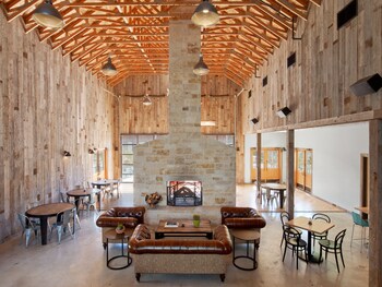 Pool views, serves breakfast, dinner, and happy hour at Lone Star Court, by Valencia Hotel Collection