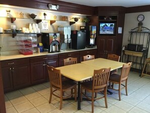 Free daily continental breakfast