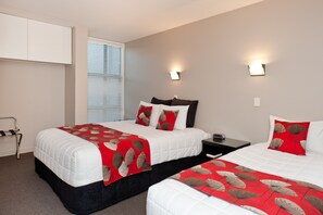 Standard-Suite, 1 Schlafzimmer, Nichtraucher, Kochnische (Suite) | Hochwertige Bettwaren, Schreibtisch, Bügeleisen/Bügelbrett