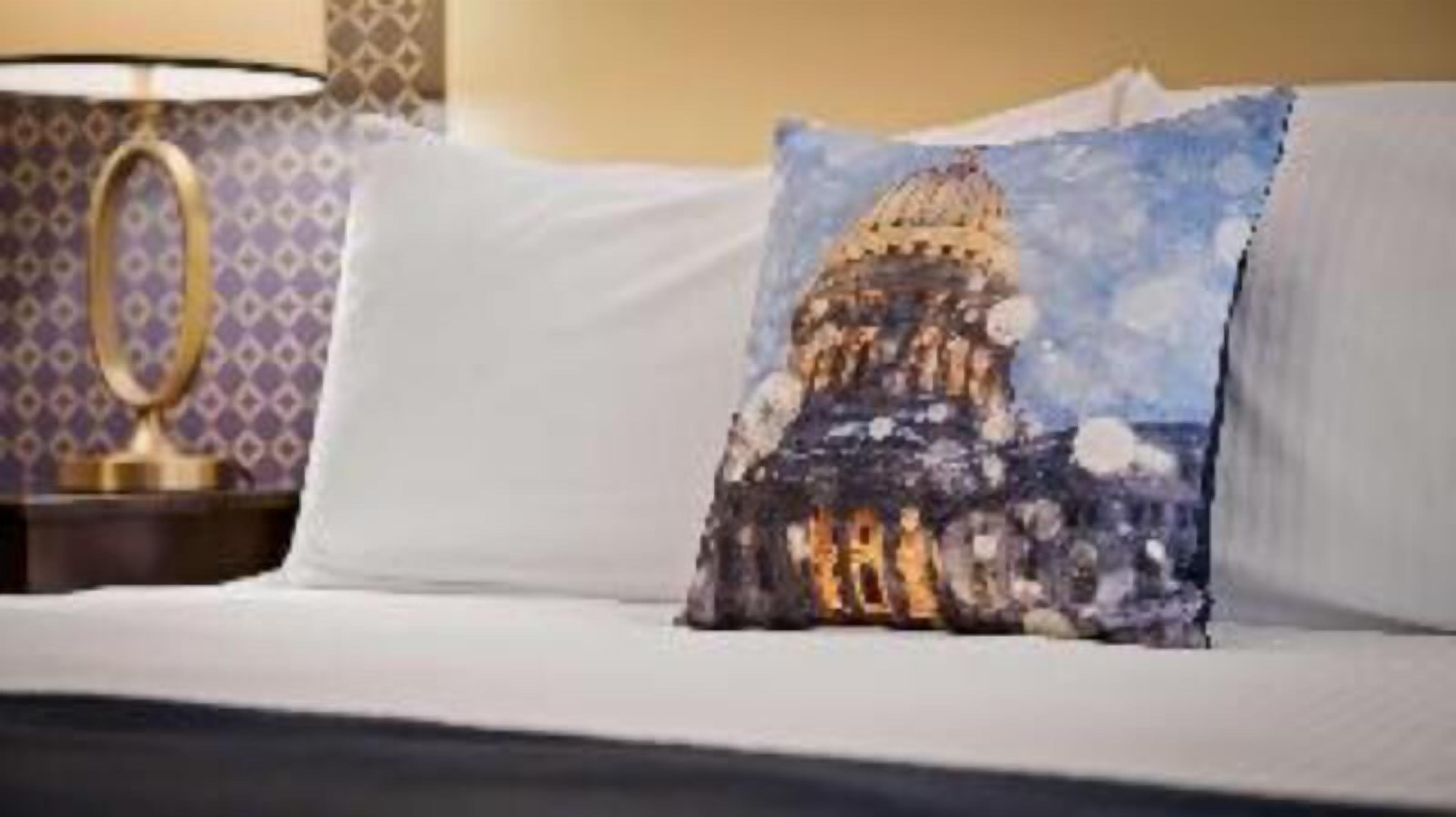1 bedroom, premium bedding, in-room safe, desk