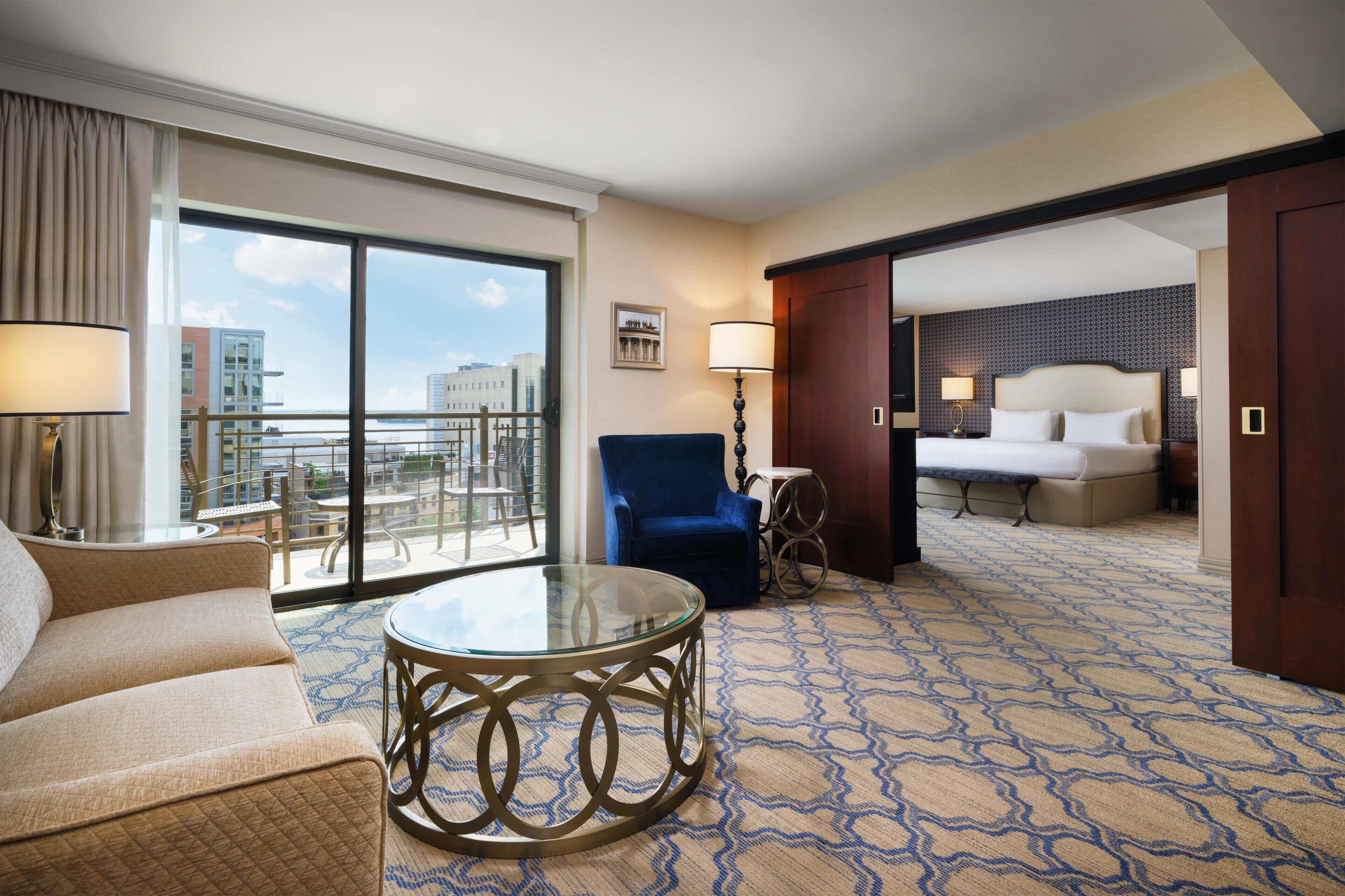 Suite, 1 King Bed, Non Smoking (with Sofabed, View) | 1 bedroom, premium bedding, in-room safe, desk