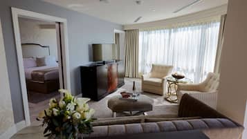 Presidential Suite, 1 King Bed, Non Smoking, Jetted Tub (Living Room;with Sofabed) | 1 bedroom, premium bedding, in-room safe, desk