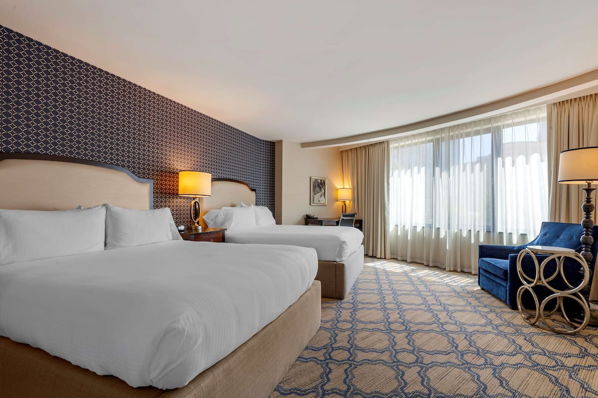 1 Schlafzimmer, hochwertige Bettwaren, Zimmersafe, Schreibtisch