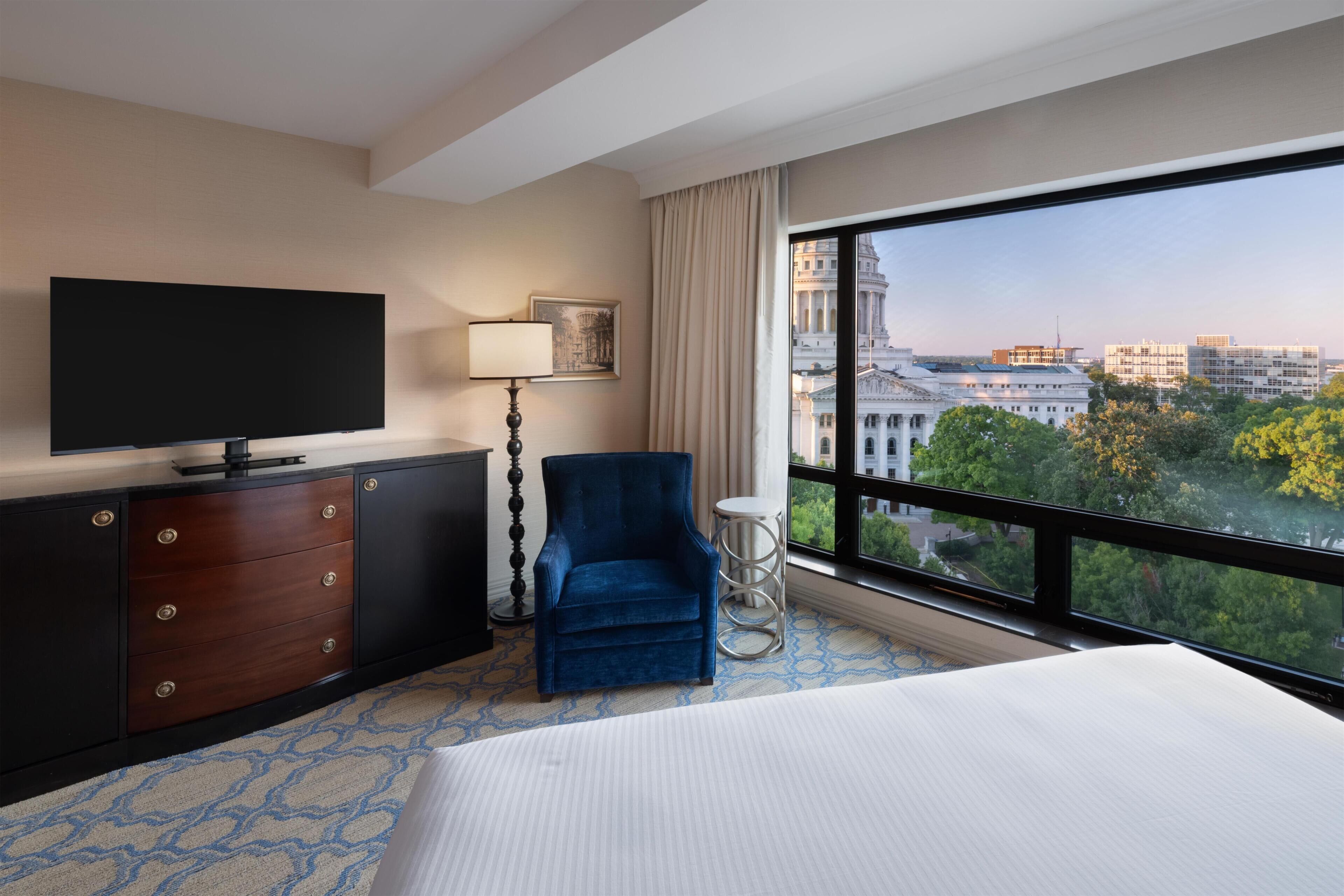 Suite, 1 King Bed, Non Smoking (with Sofabed) | 1 bedroom, premium bedding, in-room safe, desk