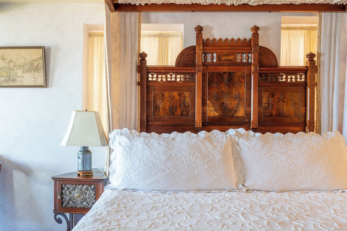 The Eastlake (2 Guests MAX - All Ages Included) | Hochwertige Bettwaren, Pillowtop-Betten, Zimmersafe
