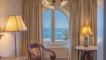 The Eastlake (2 Guests MAX - All Ages Included) | Premium bedding, pillowtop beds, in-room safe, individually decorated