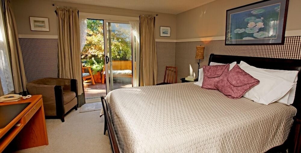 Buffaloberry B&B by null